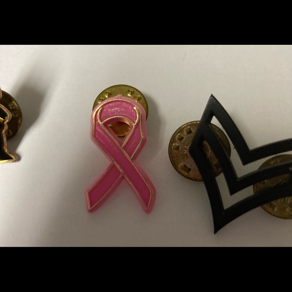 80’s vintage pin bundle - Picture 3 of 7